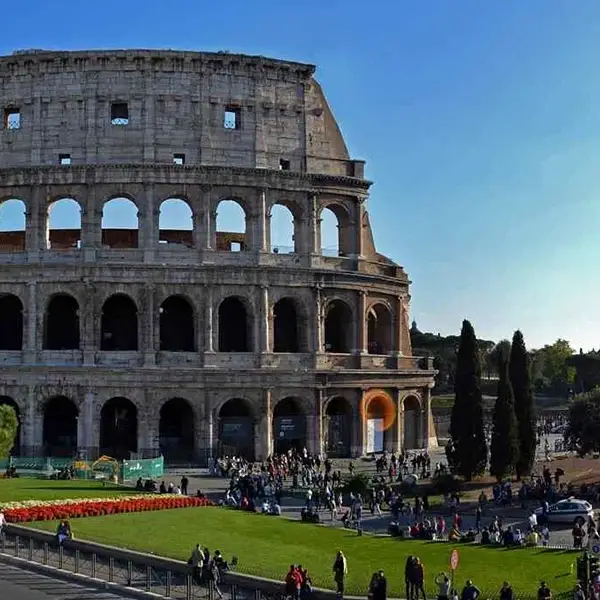 Cenas de Año Nuevo cerca del Coliseo en Roma